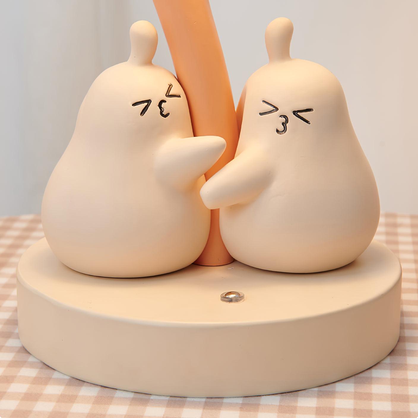 Pear Hug Table Lamp - Loonglight