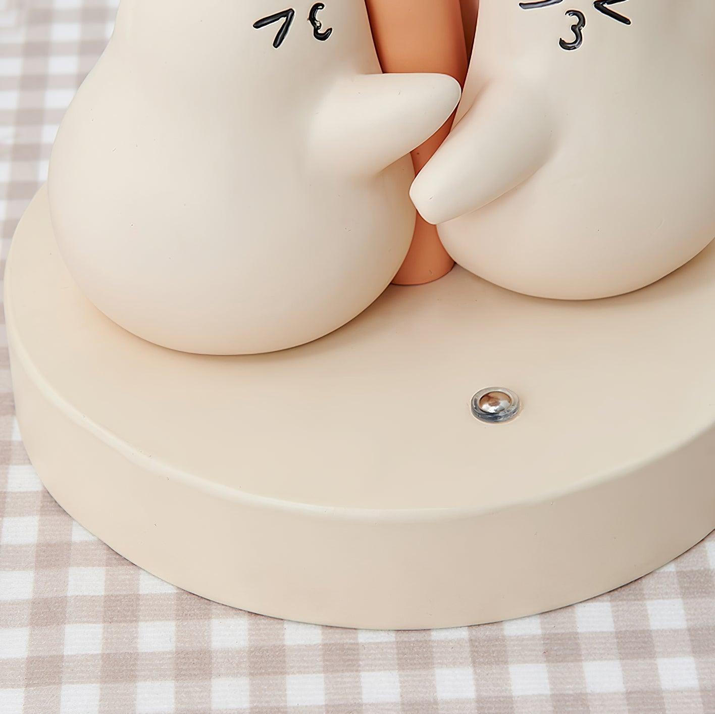 Pear Hug Table Lamp - Loonglight