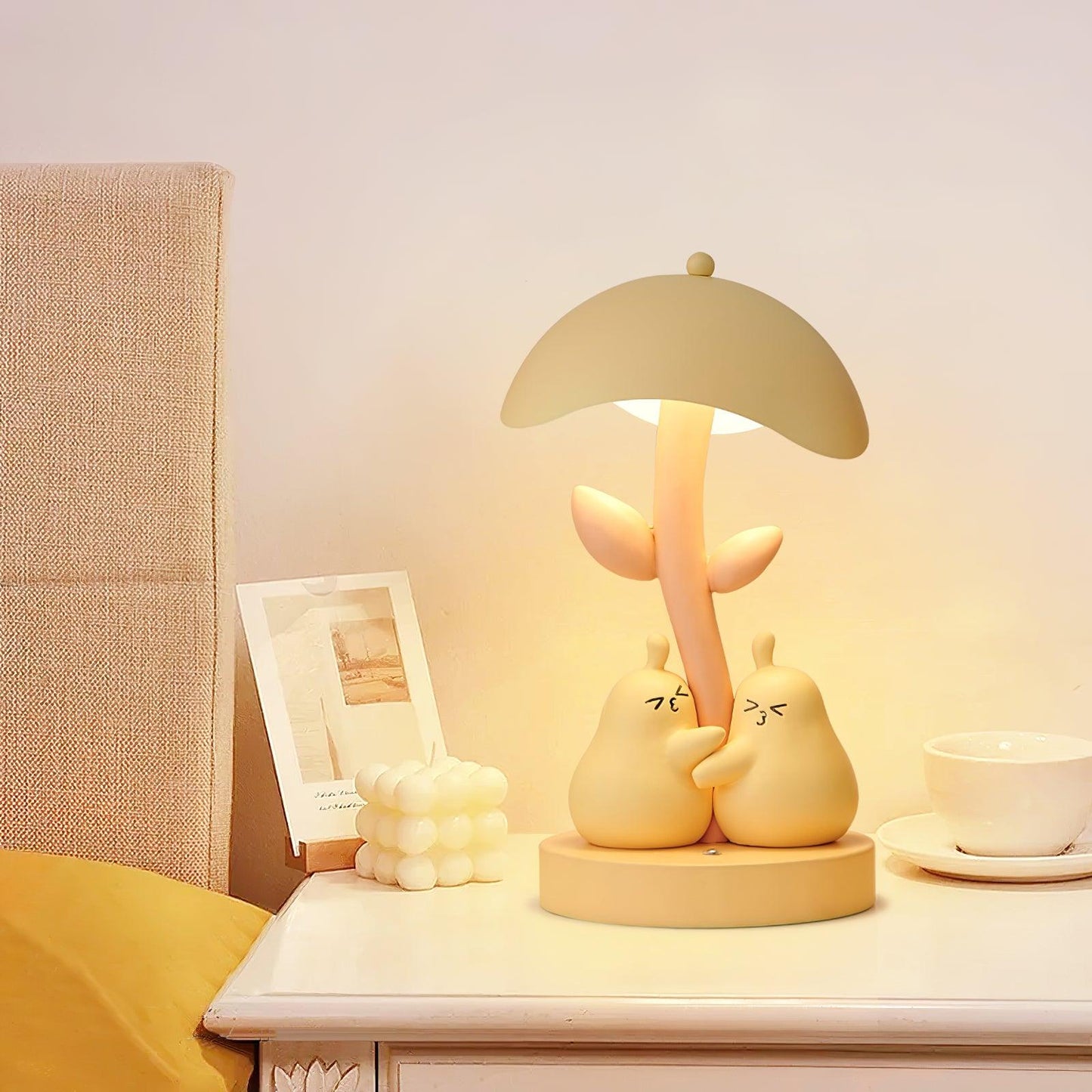 Pear Hug Table Lamp - Loonglight
