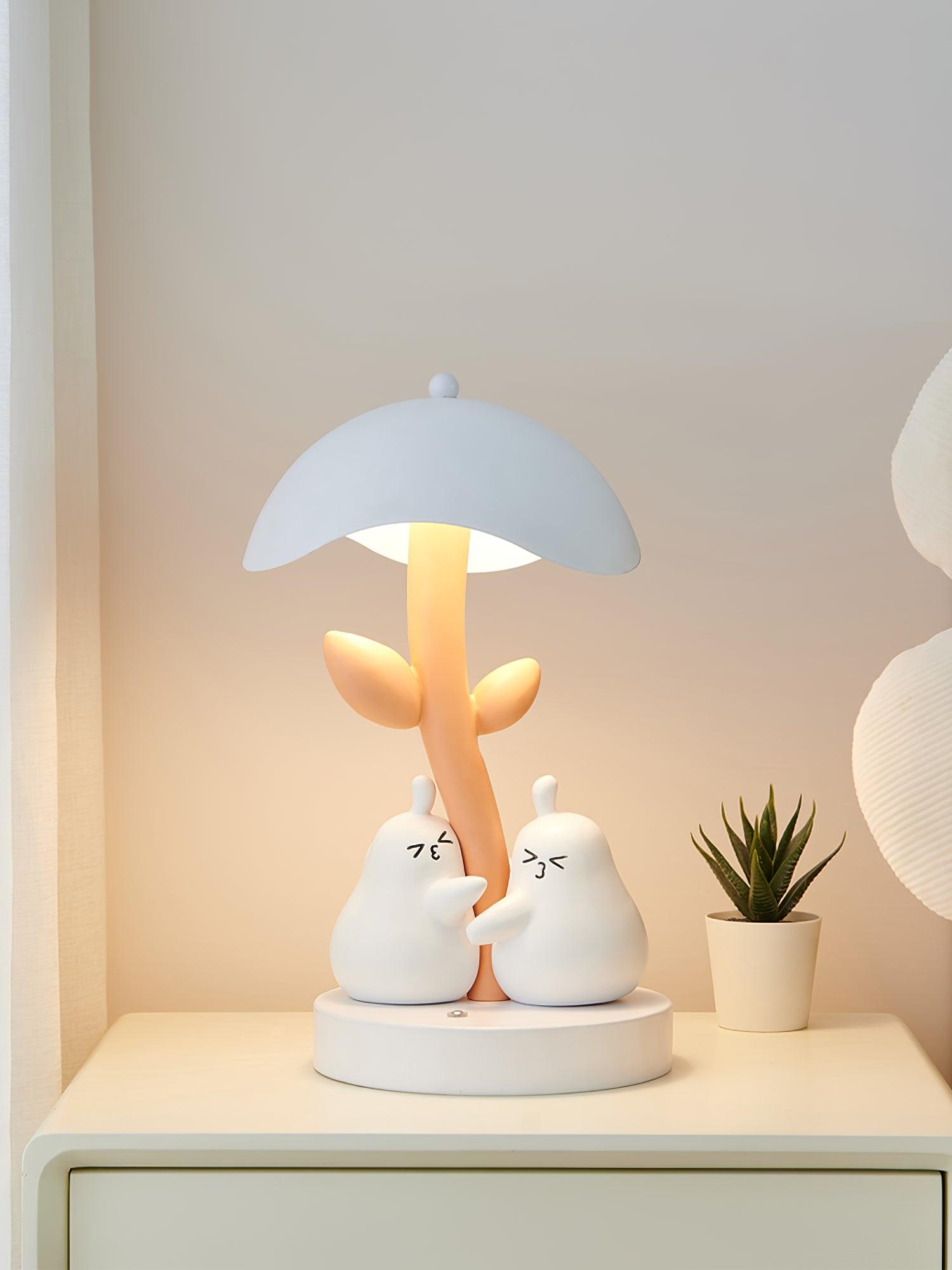 Pear Hug Table Lamp - Loonglight