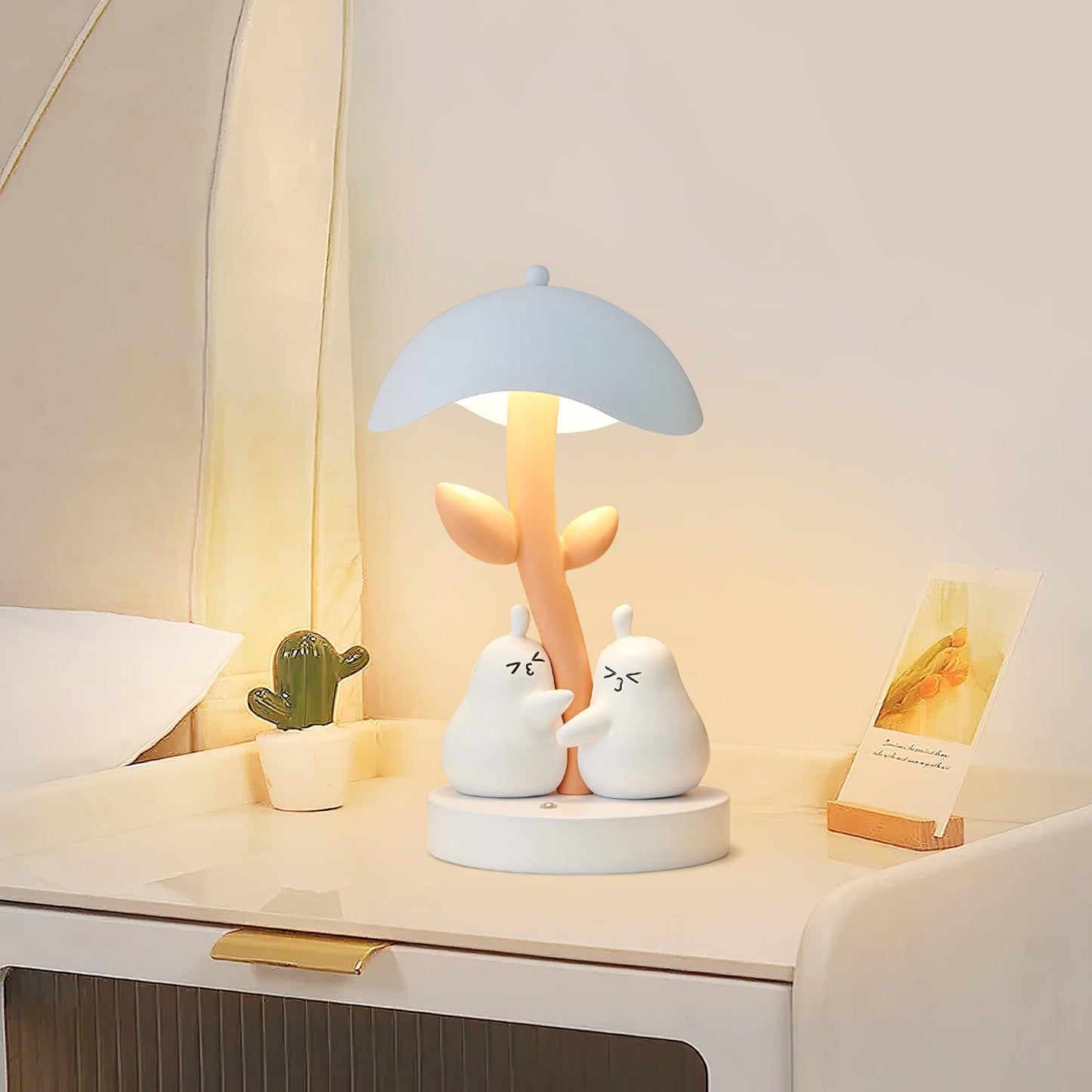Pear Hug Table Lamp - Loonglight