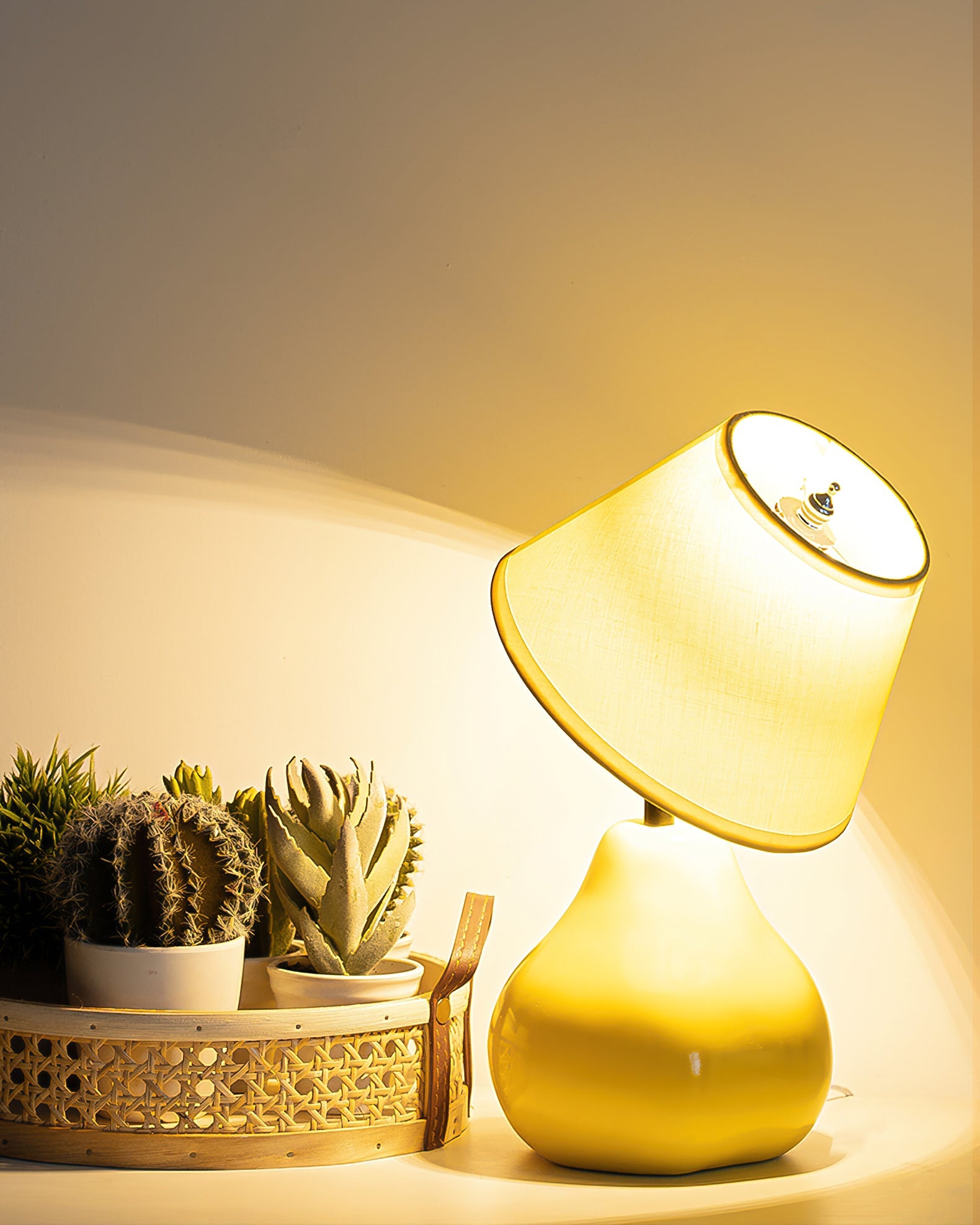 Pear Table Lamp - Loonglight