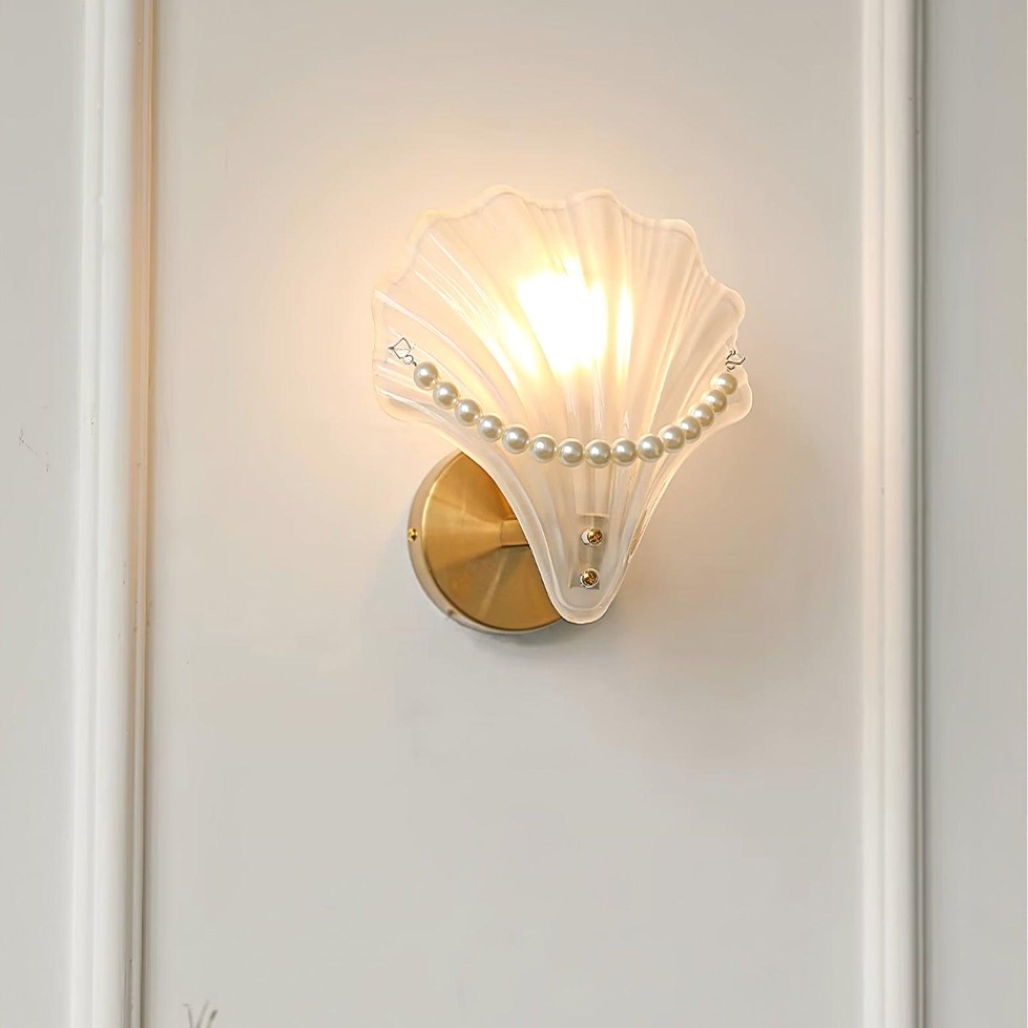 Pearl Shell Wall Lamp - Loonglight