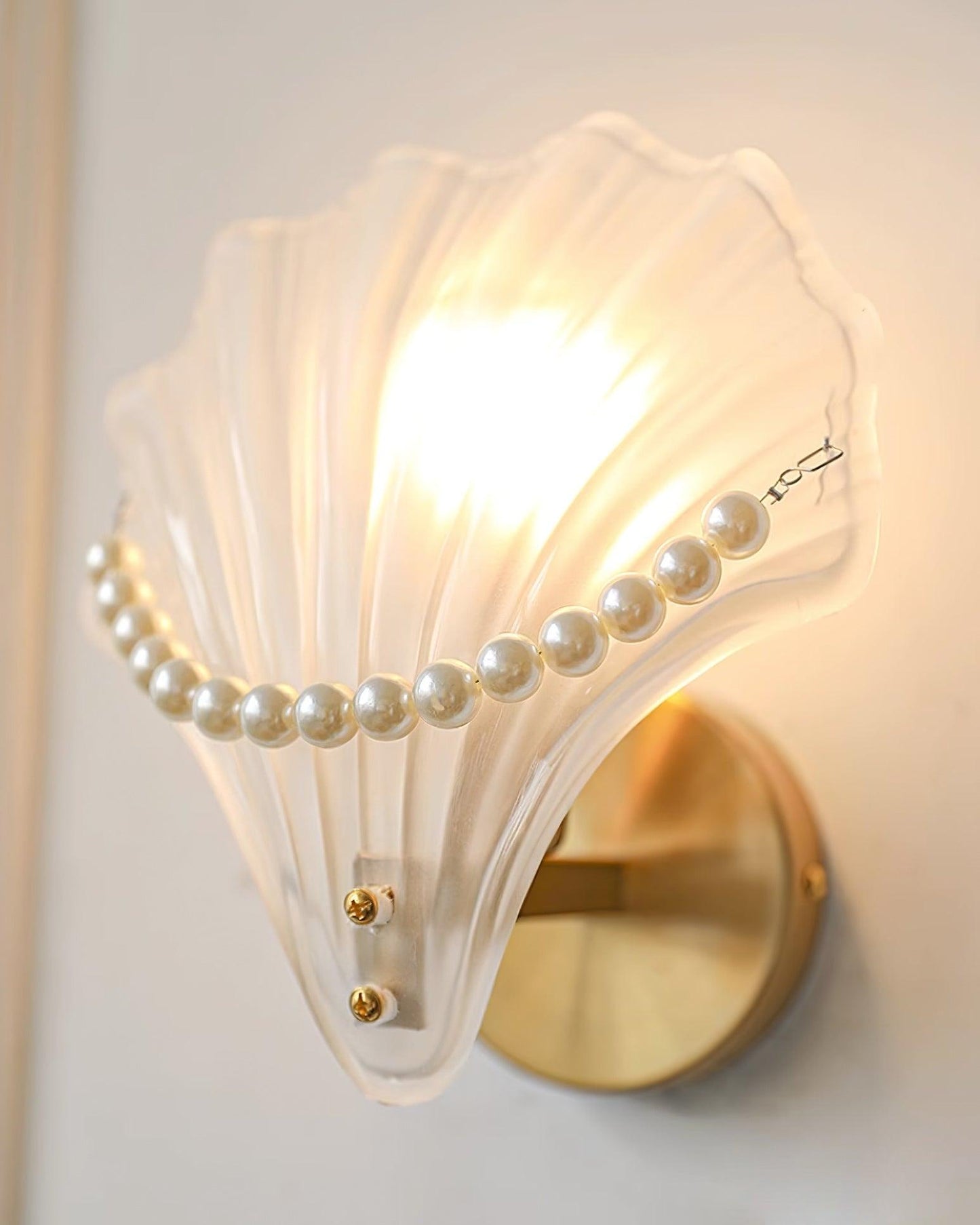 Pearl Shell Wall Lamp - Loonglight