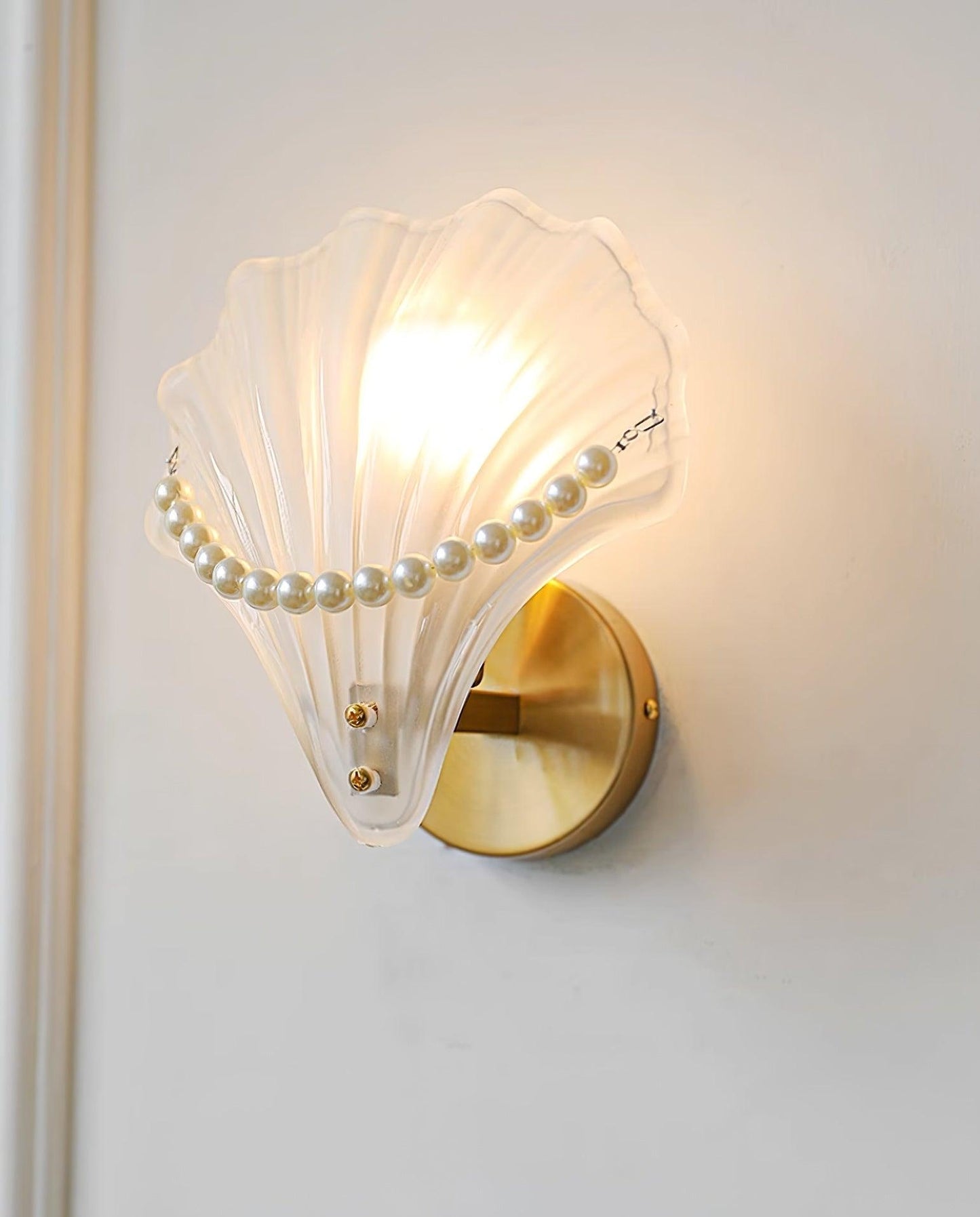 Pearl Shell Wall Lamp - Loonglight