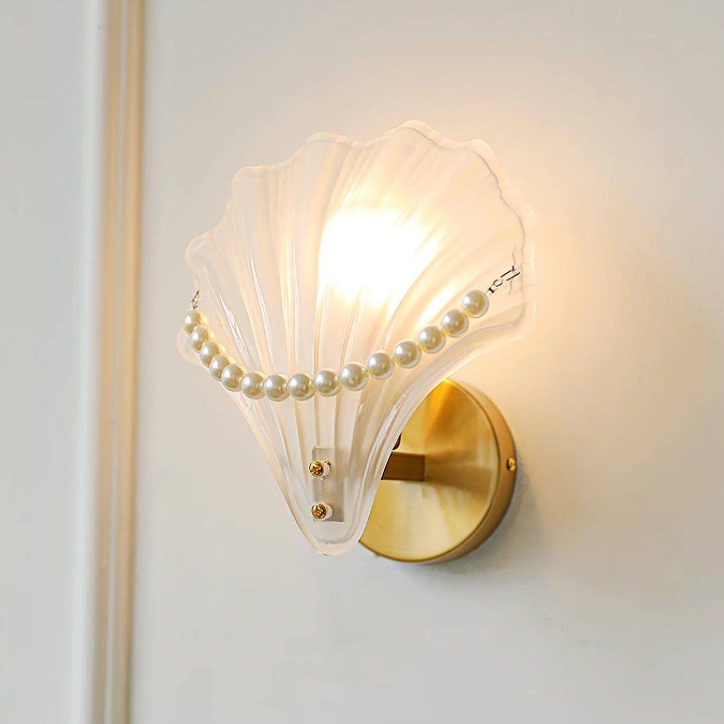 Pearl Shell Wall Lamp - Loonglight