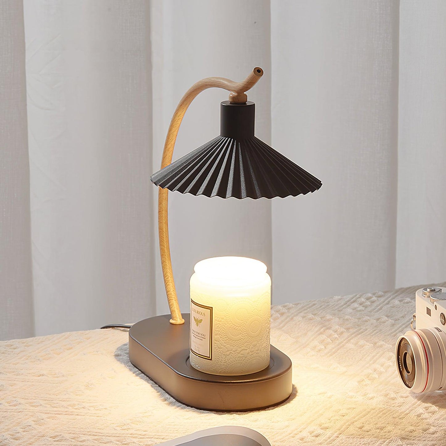 Perla Pleated Table Lamp - Loonglight