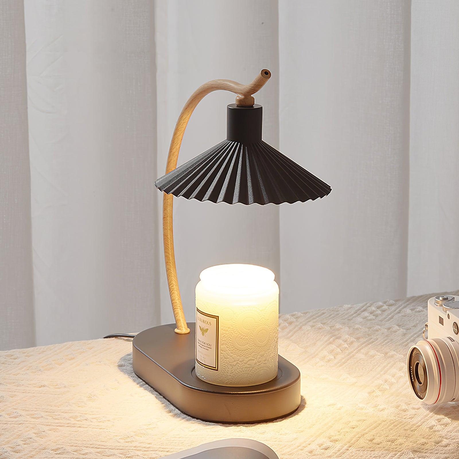 Perla Pleated Table Lamp - Loonglight