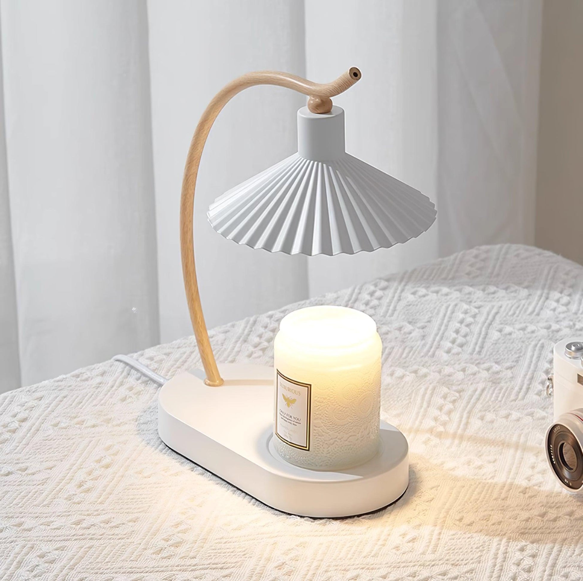 Perla Pleated Table Lamp - Loonglight