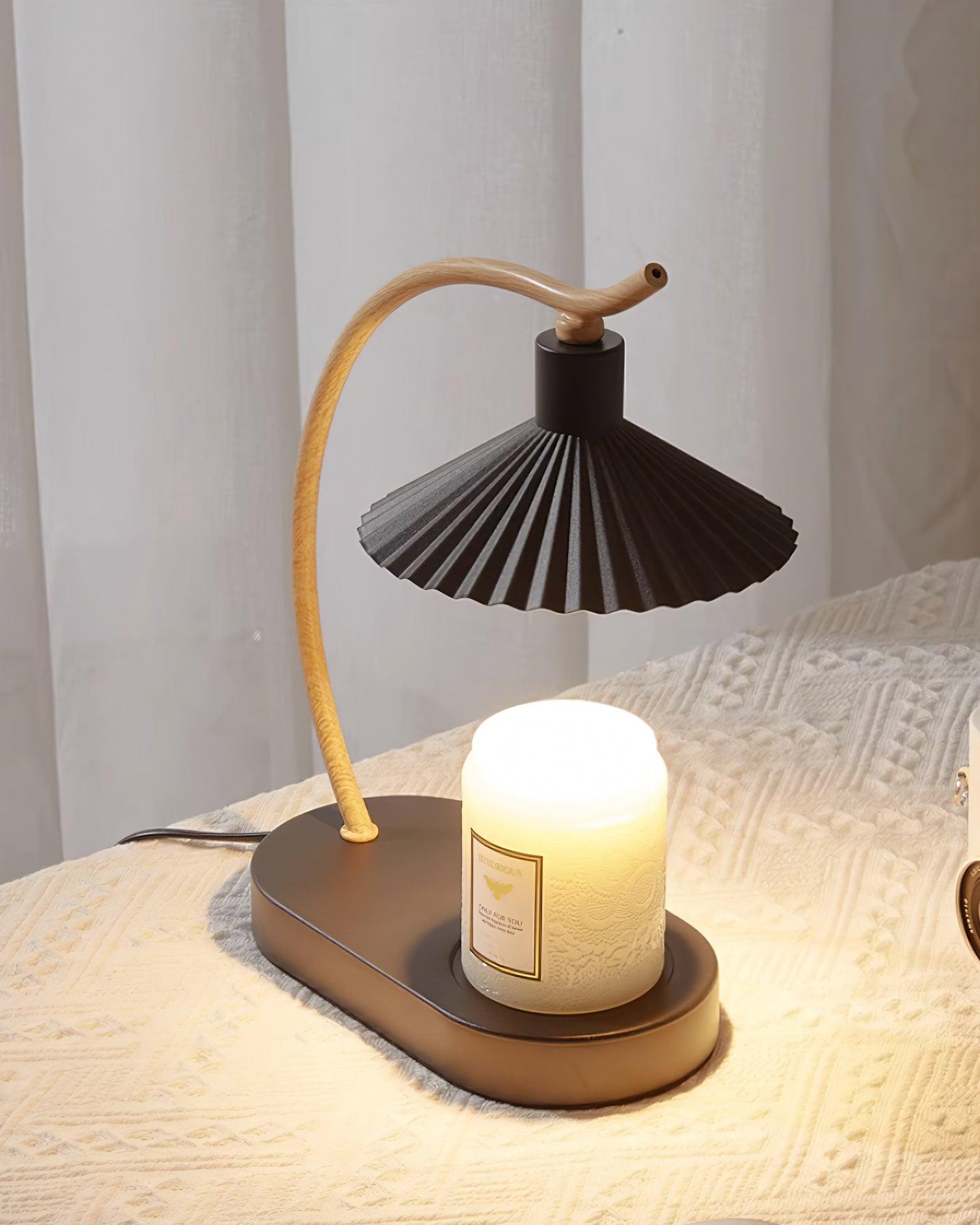Perla Pleated Table Lamp - Loonglight