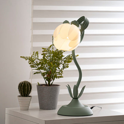 Petala Table Lamp - Loonglight