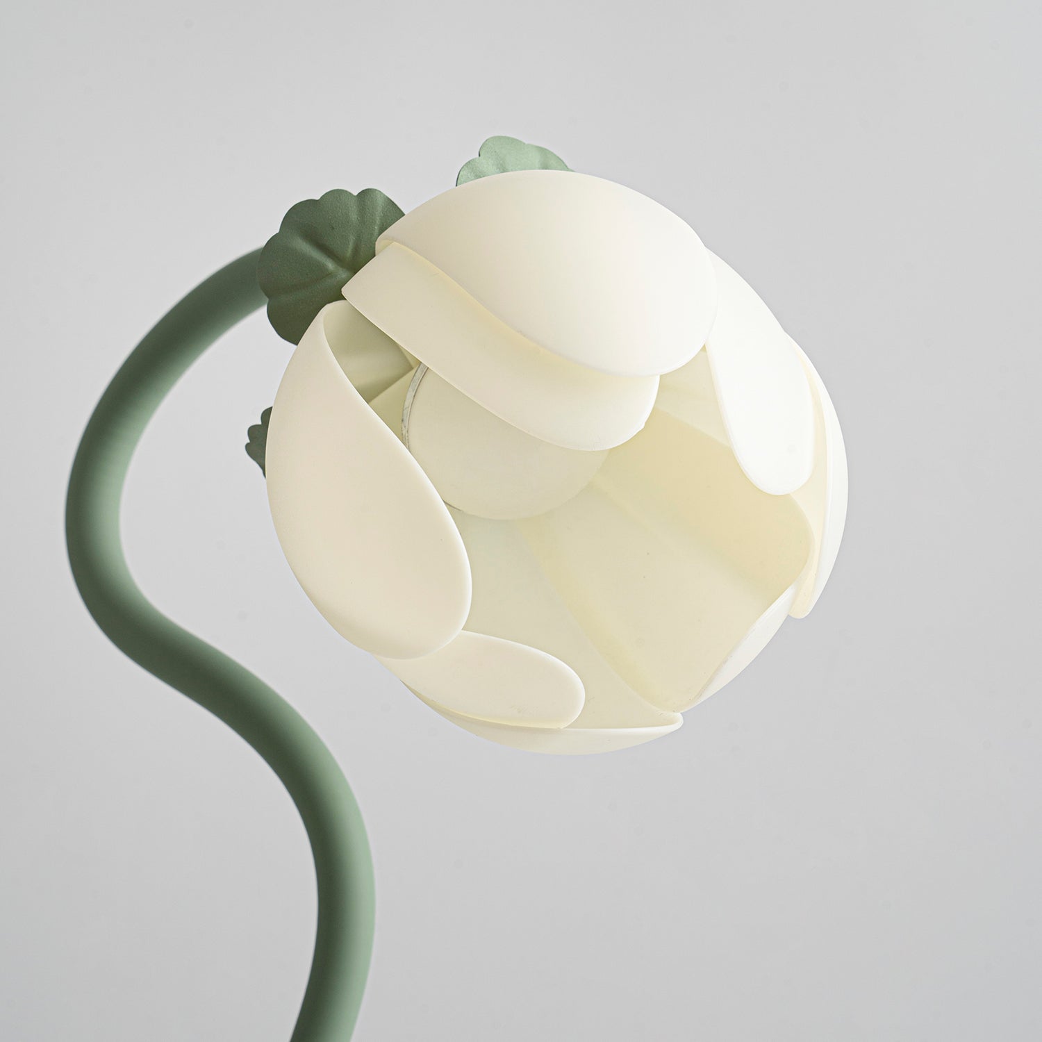 Petala Table Lamp - Loonglight