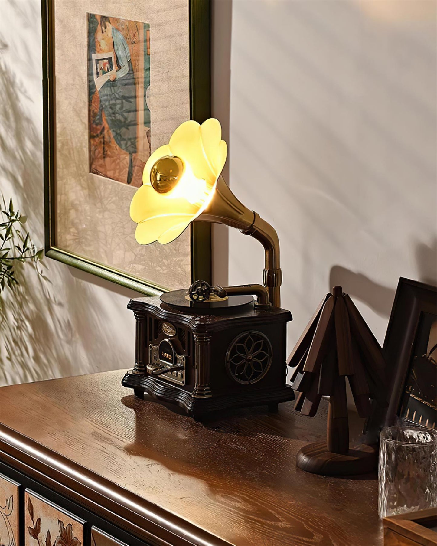 Phonograph Table Lamp - Loonglight