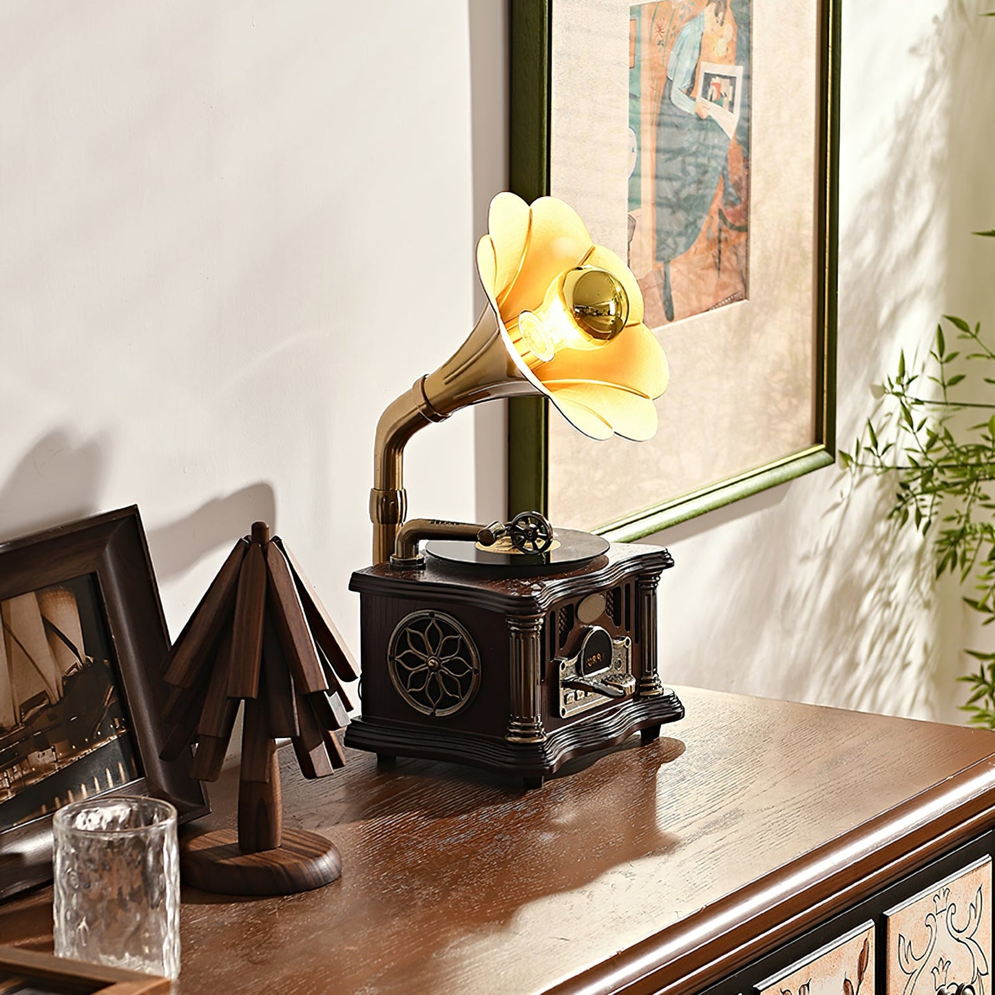 Phonograph Table Lamp - Loonglight
