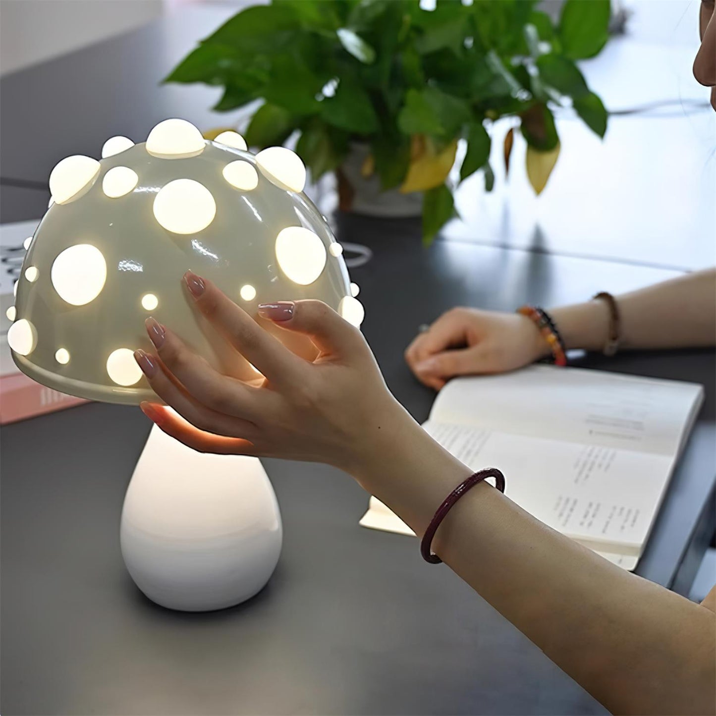 Poisonous Mushrooms Table Lamp - Loonglight