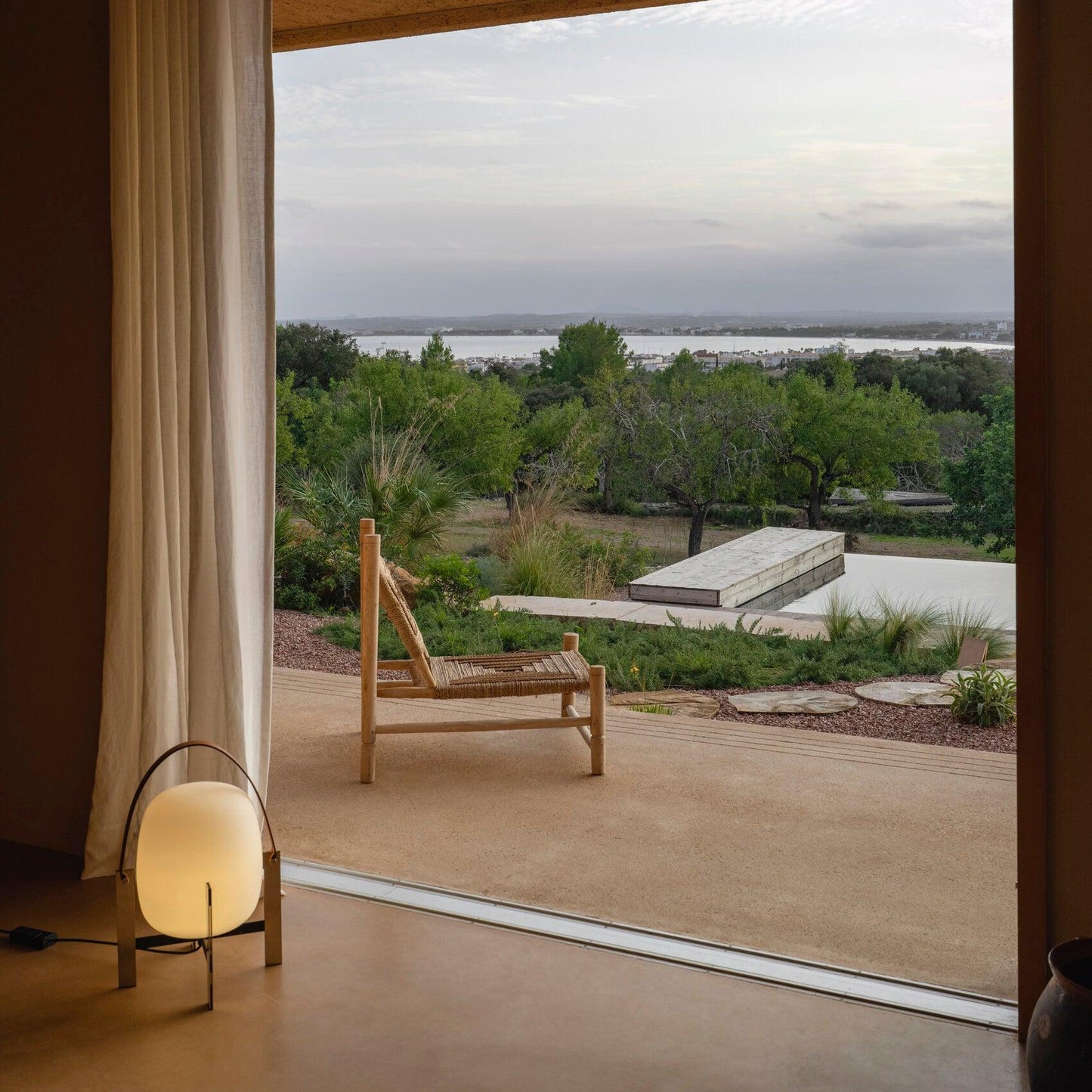 Portable Lantern Metal Table Lamp - Loonglight