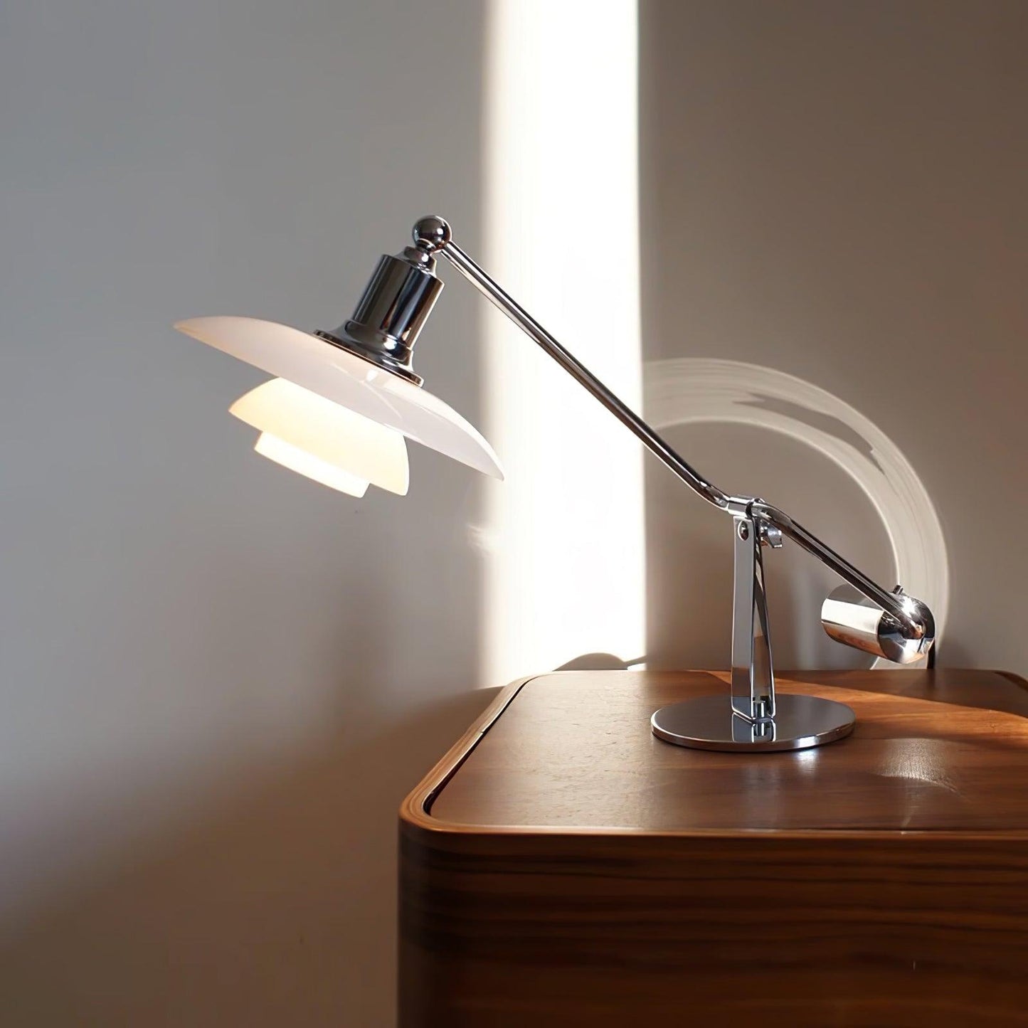 Poul Table Lamp - Loonglight