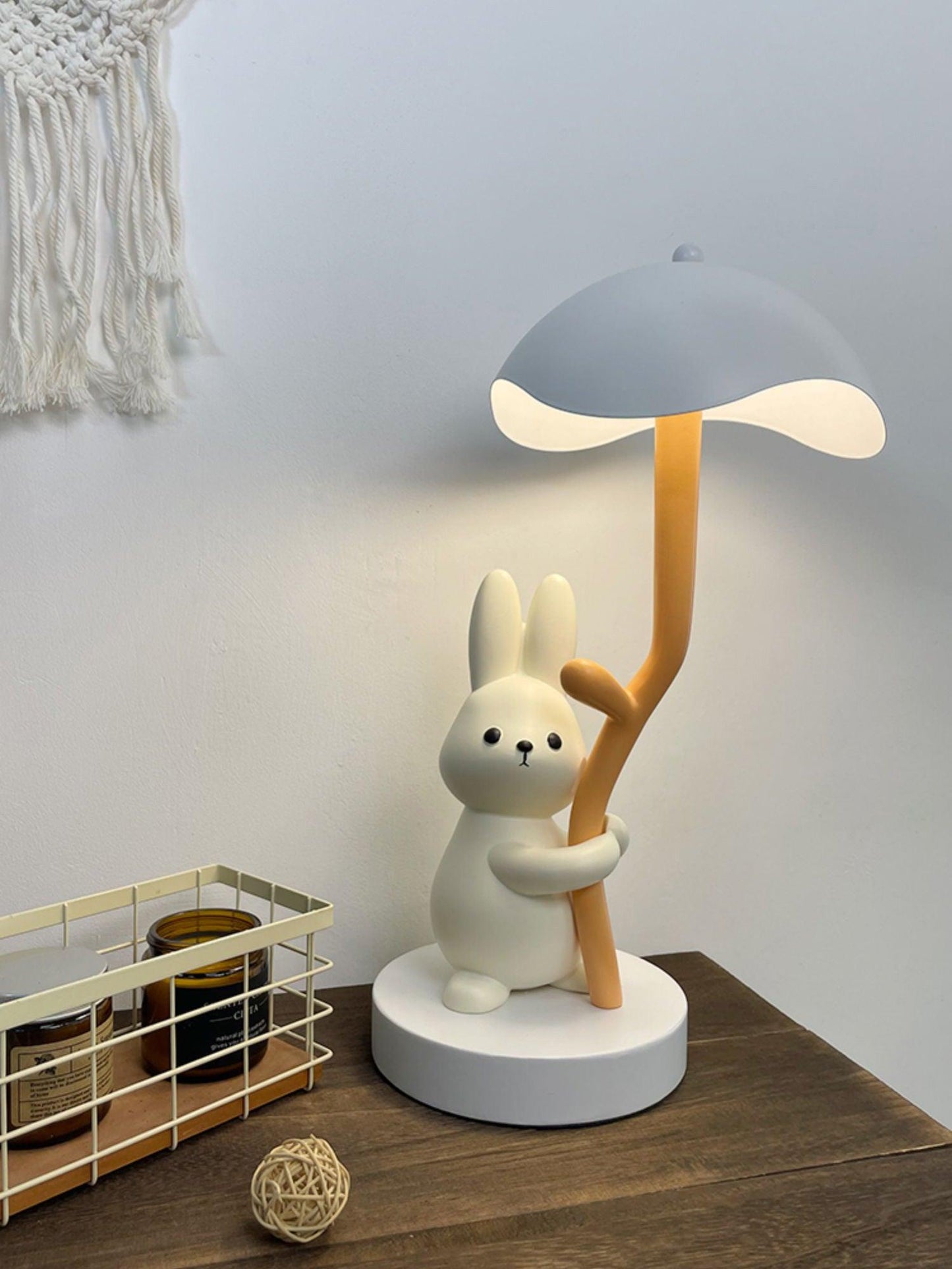 Rabbit Hug Table Lamp - Loonglight