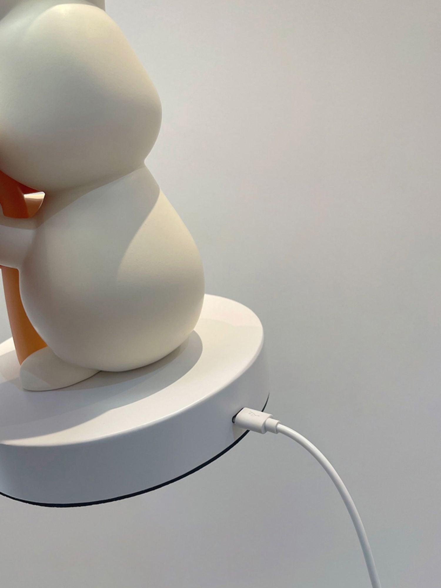 Rabbit Hug Table Lamp - Loonglight