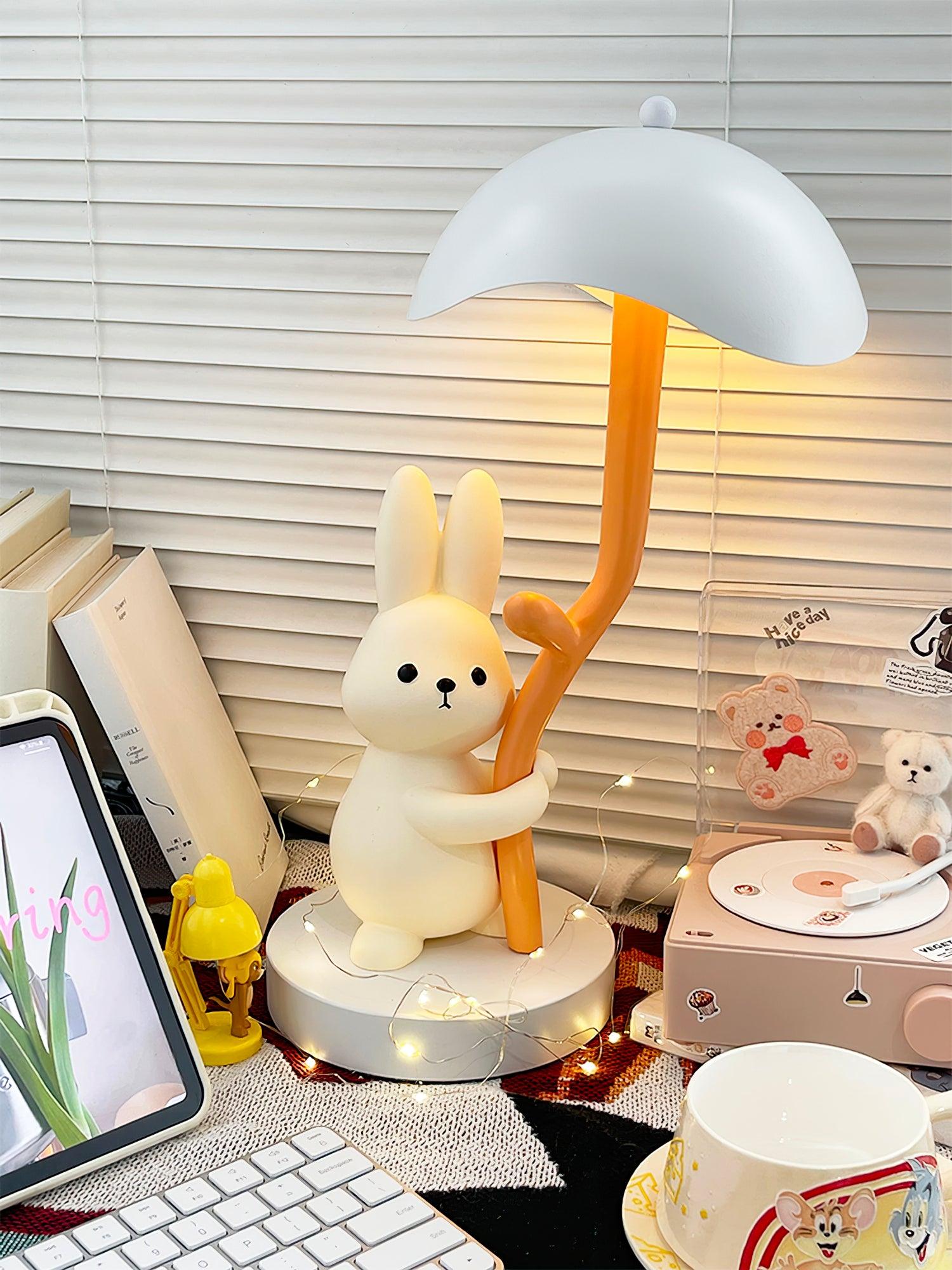 Rabbit Hug Table Lamp - Loonglight