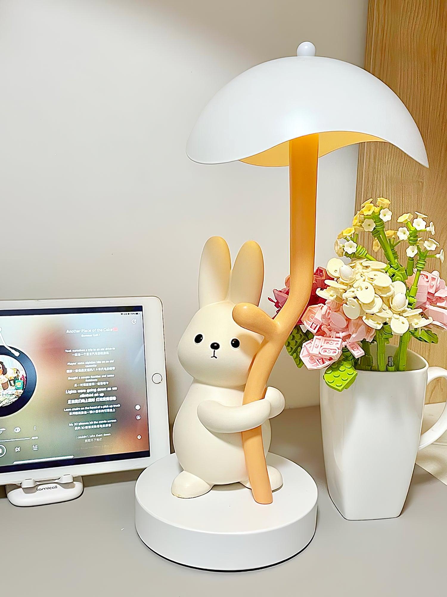 Rabbit Hug Table Lamp - Loonglight