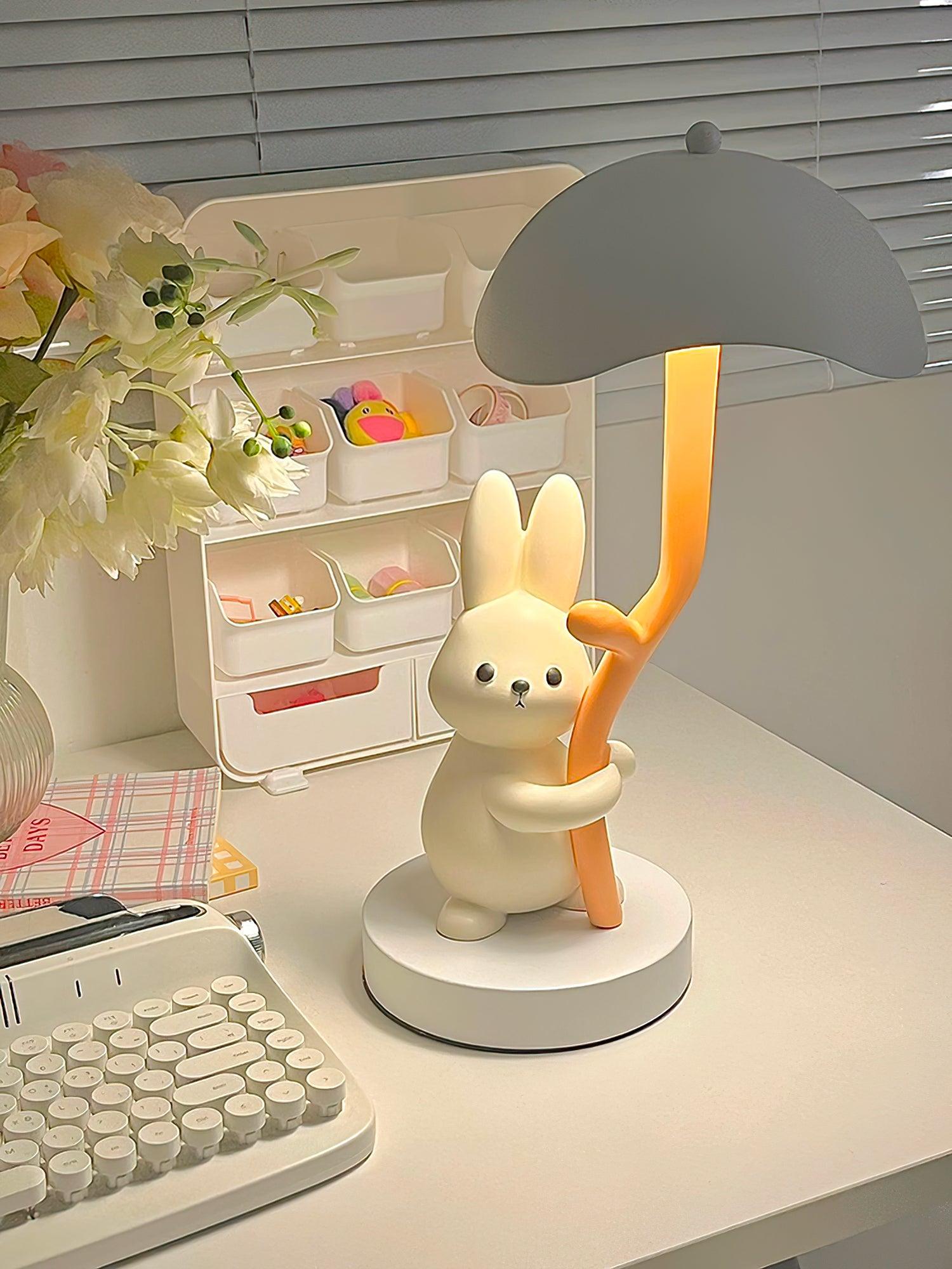 Rabbit Hug Table Lamp - Loonglight