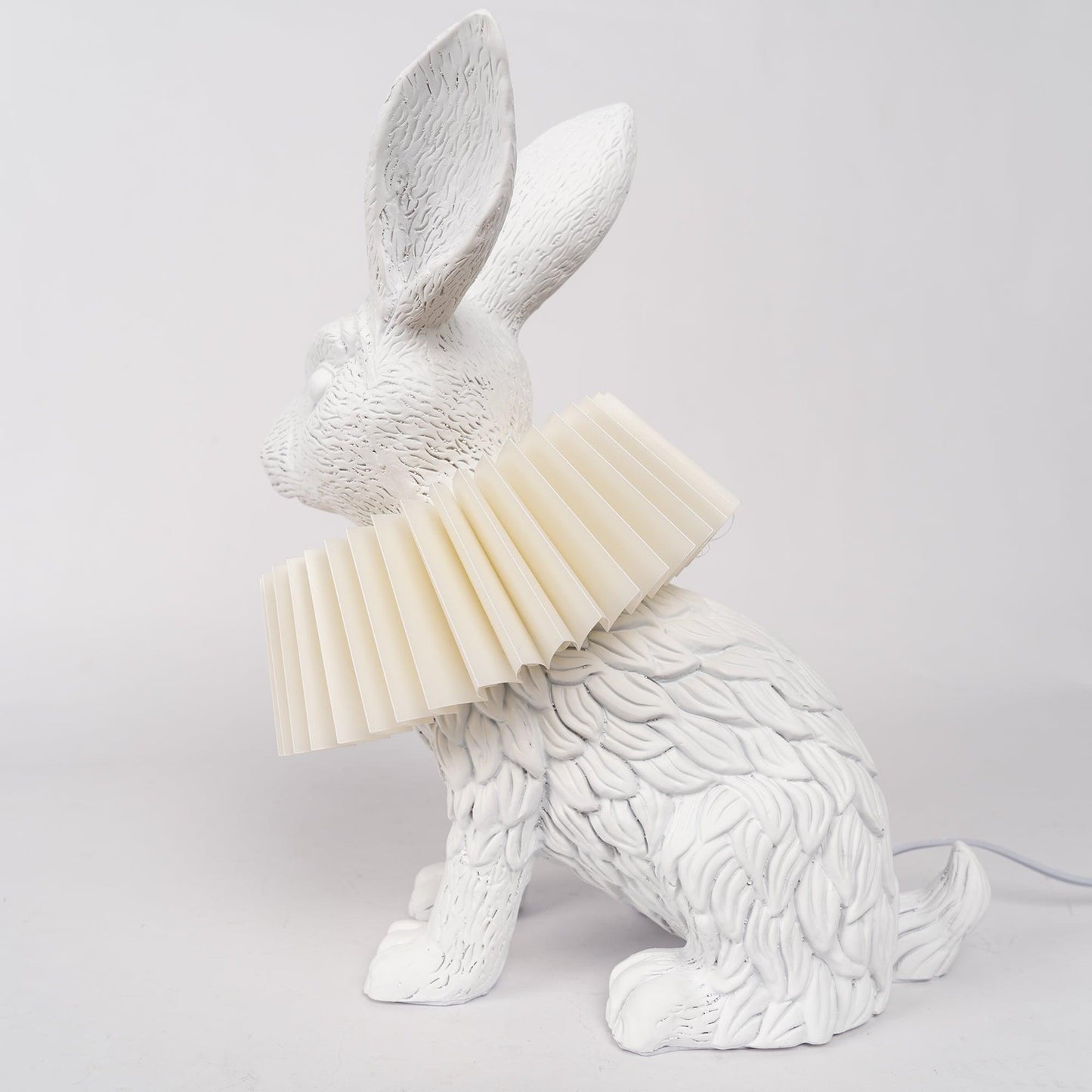 Rabbit White Resin Table Lamp - Loonglight