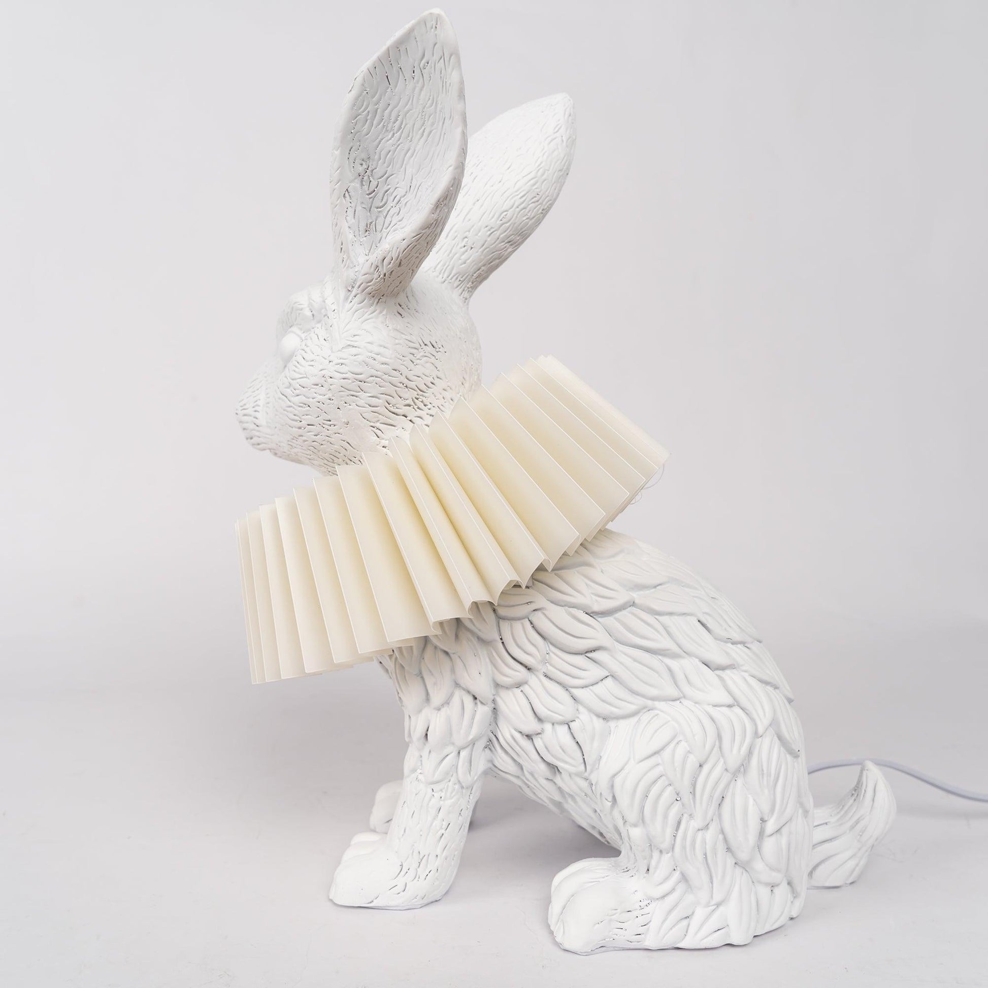 Rabbit White Resin Table Lamp - Loonglight