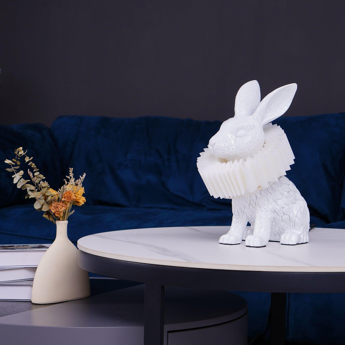 Rabbit White Resin Table Lamp - Loonglight