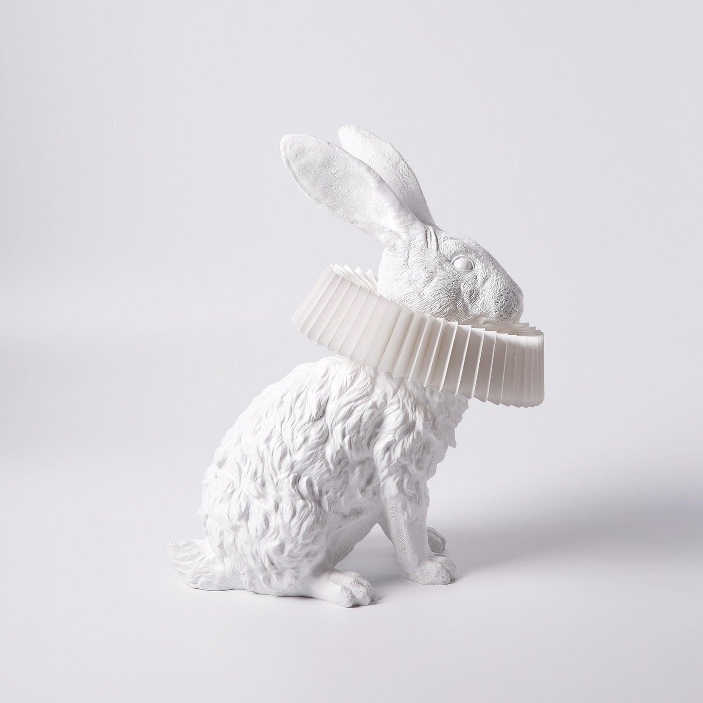 Rabbit White Resin Table Lamp - Loonglight