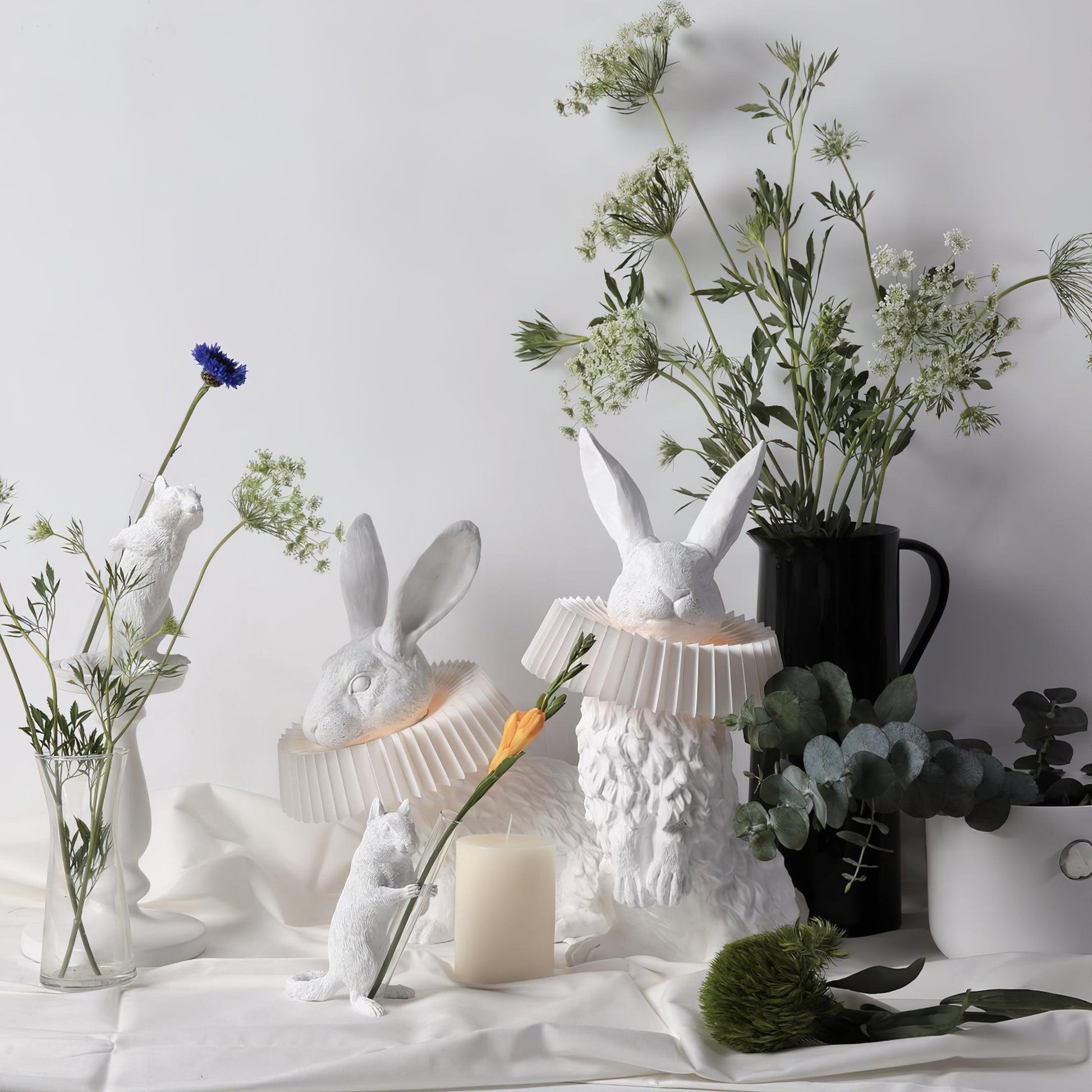 Rabbit White Resin Table Lamp - Loonglight