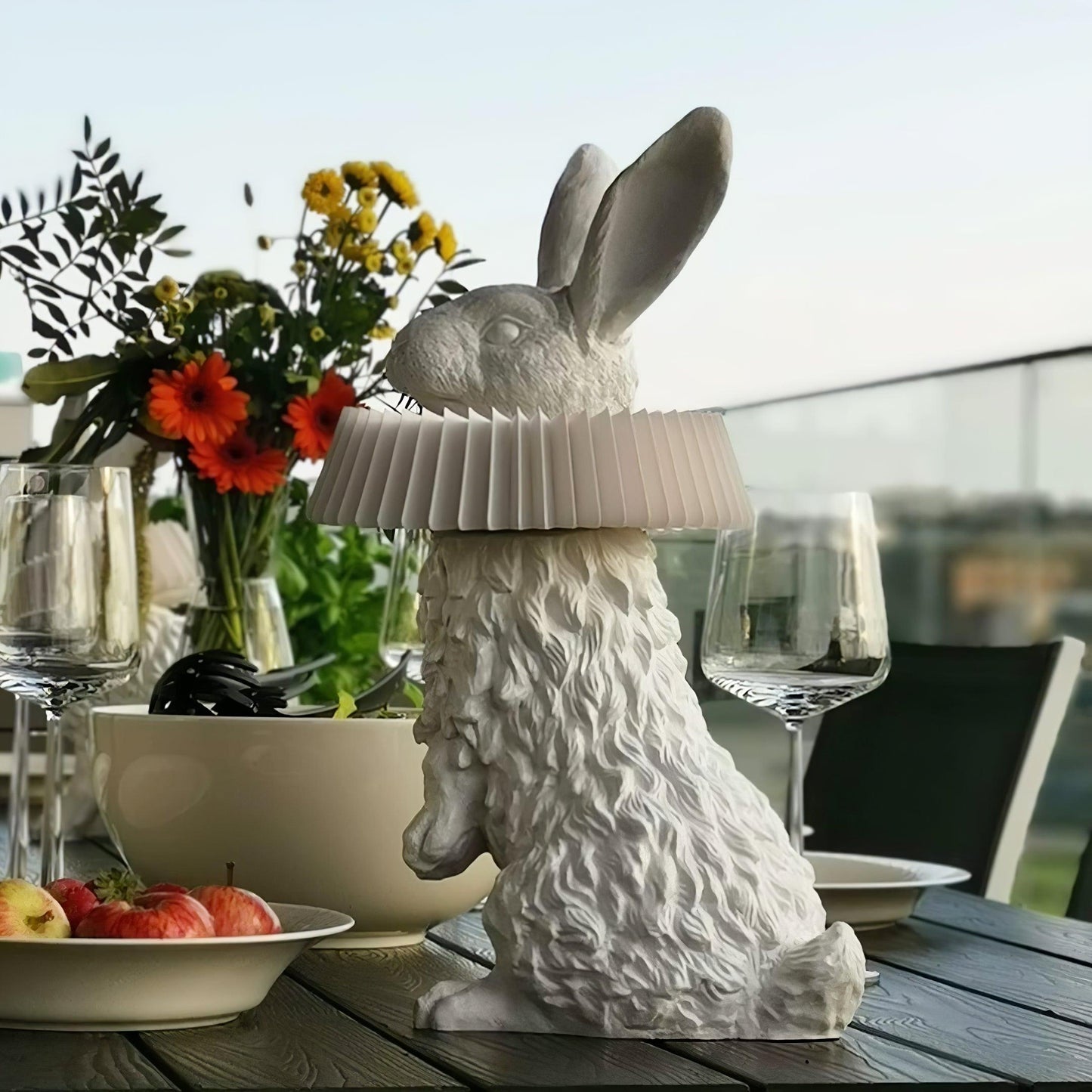 Rabbit White Resin Table Lamp - Loonglight