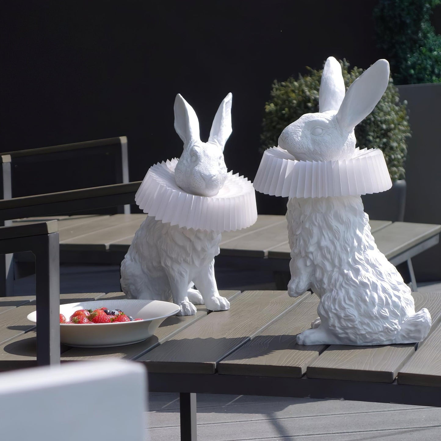 Rabbit White Resin Table Lamp - Loonglight