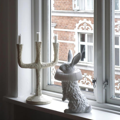 Rabbit White Resin Table Lamp - Loonglight