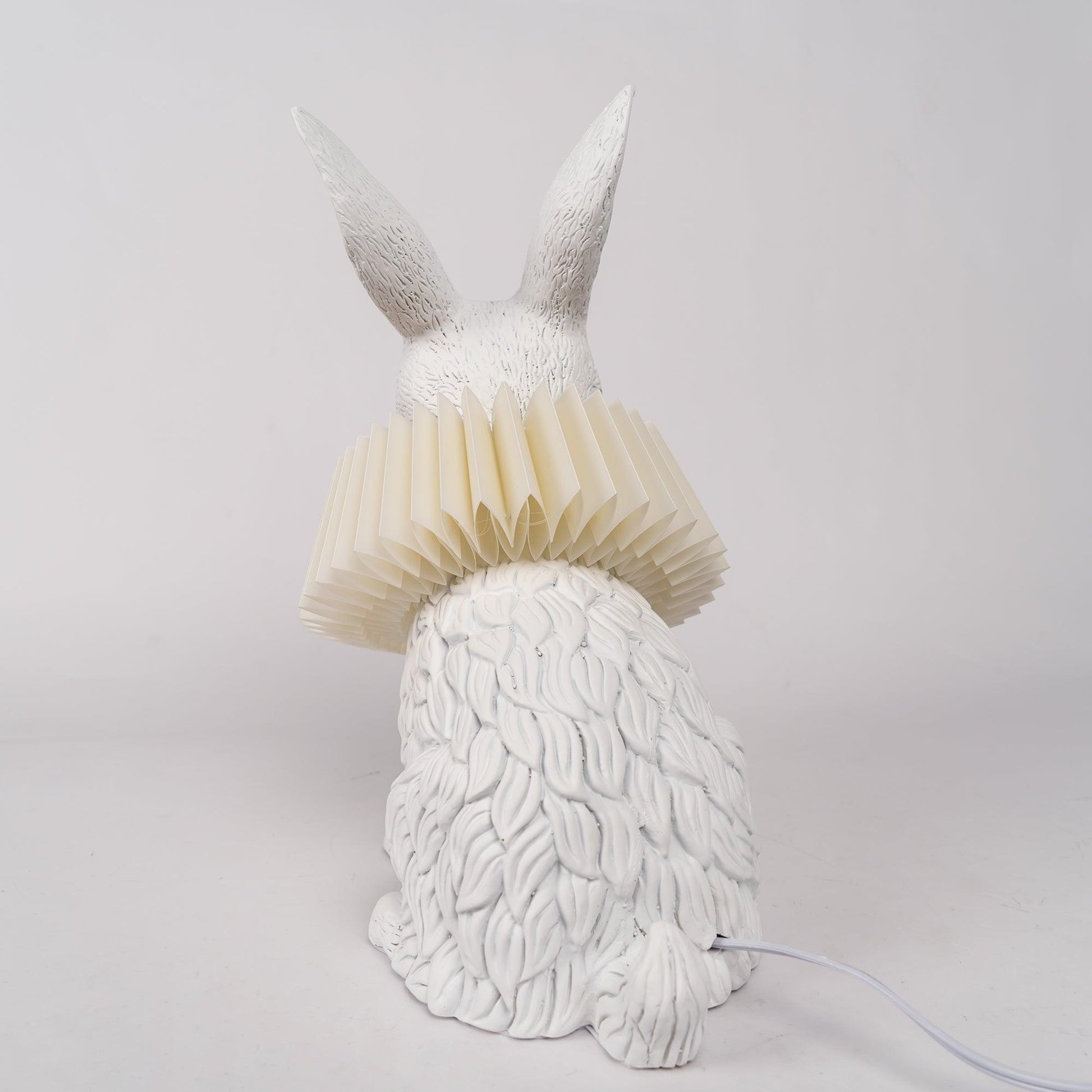 Rabbit White Resin Table Lamp - Loonglight