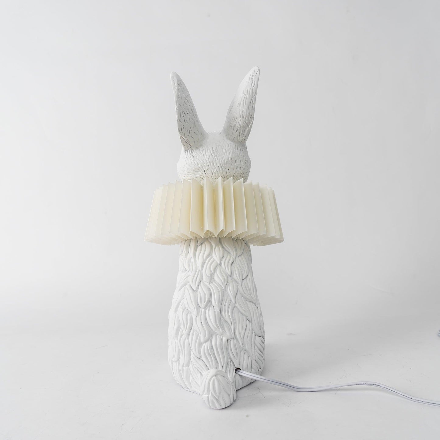 Rabbit White Resin Table Lamp - Loonglight