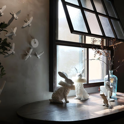 Rabbit White Resin Table Lamp - Loonglight