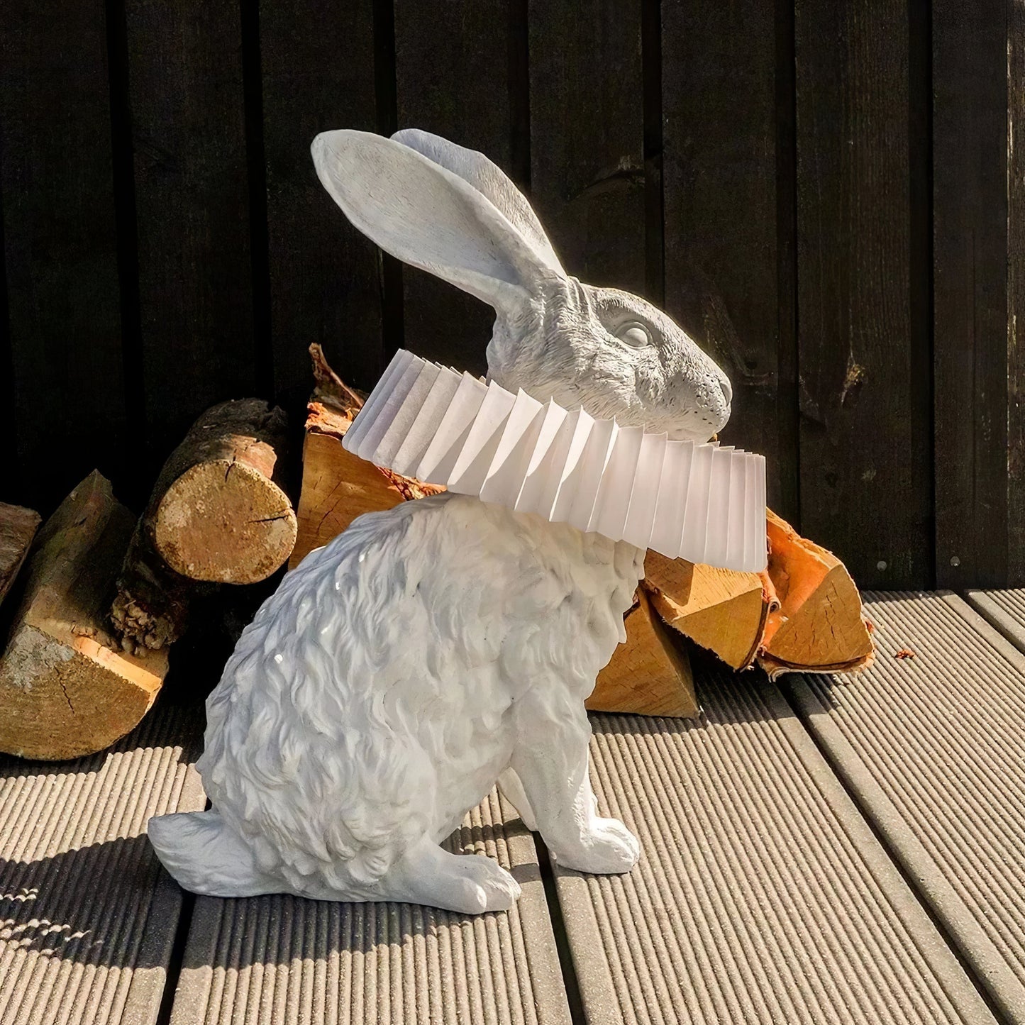 Rabbit White Resin Table Lamp - Loonglight
