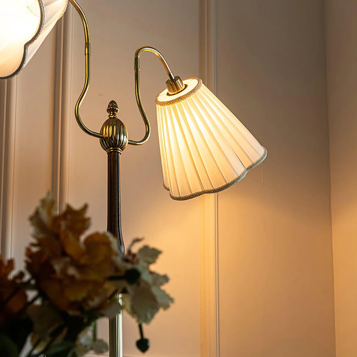 Ramira Floor Lamp - Loonglight