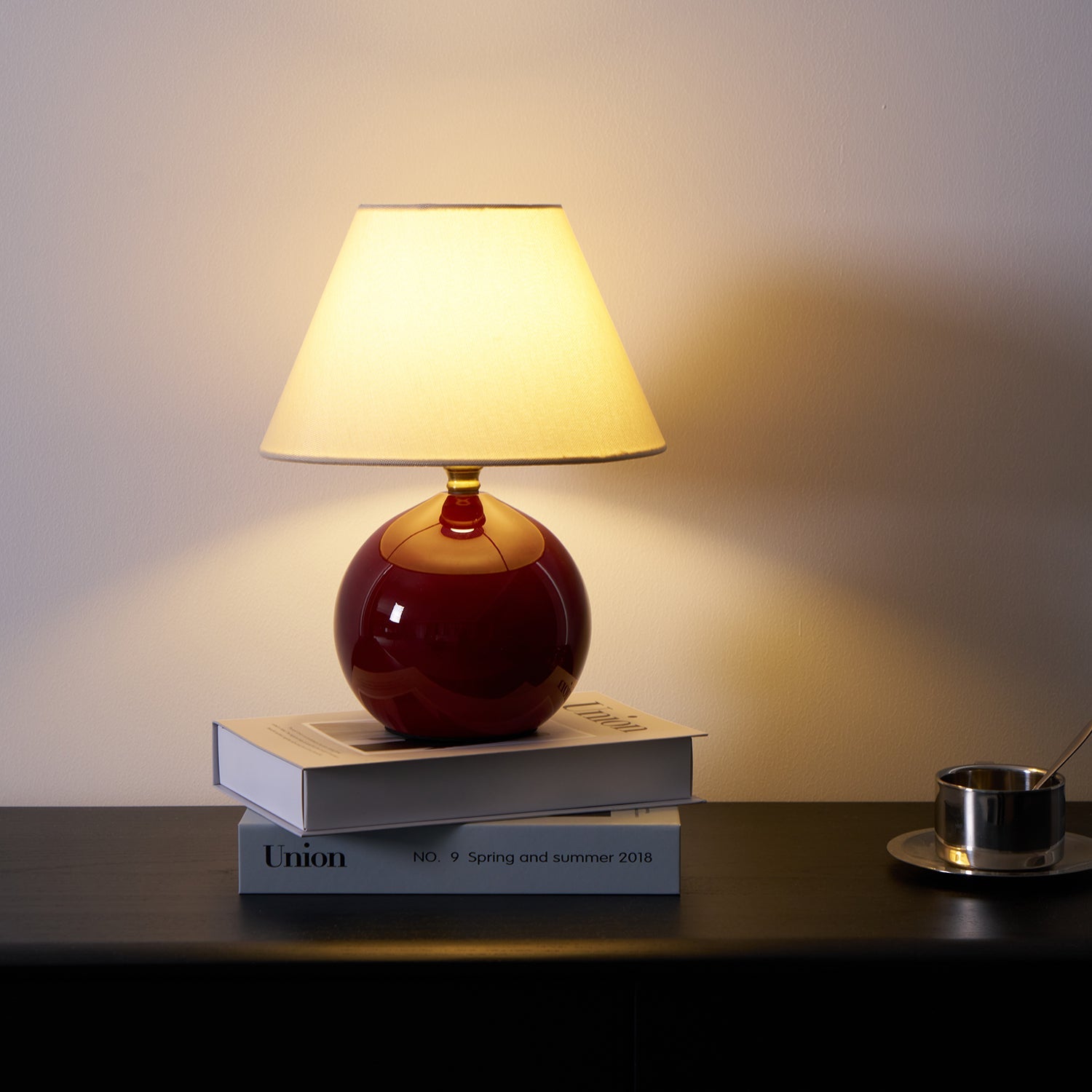 Red Nanu Table Lamp - Loonglight