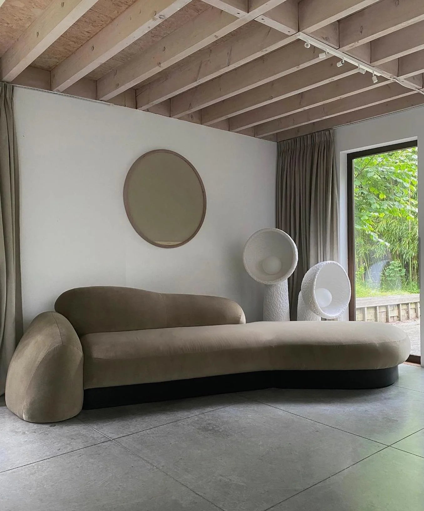 Resonate Sculptural Floor Lamp - Loonglight