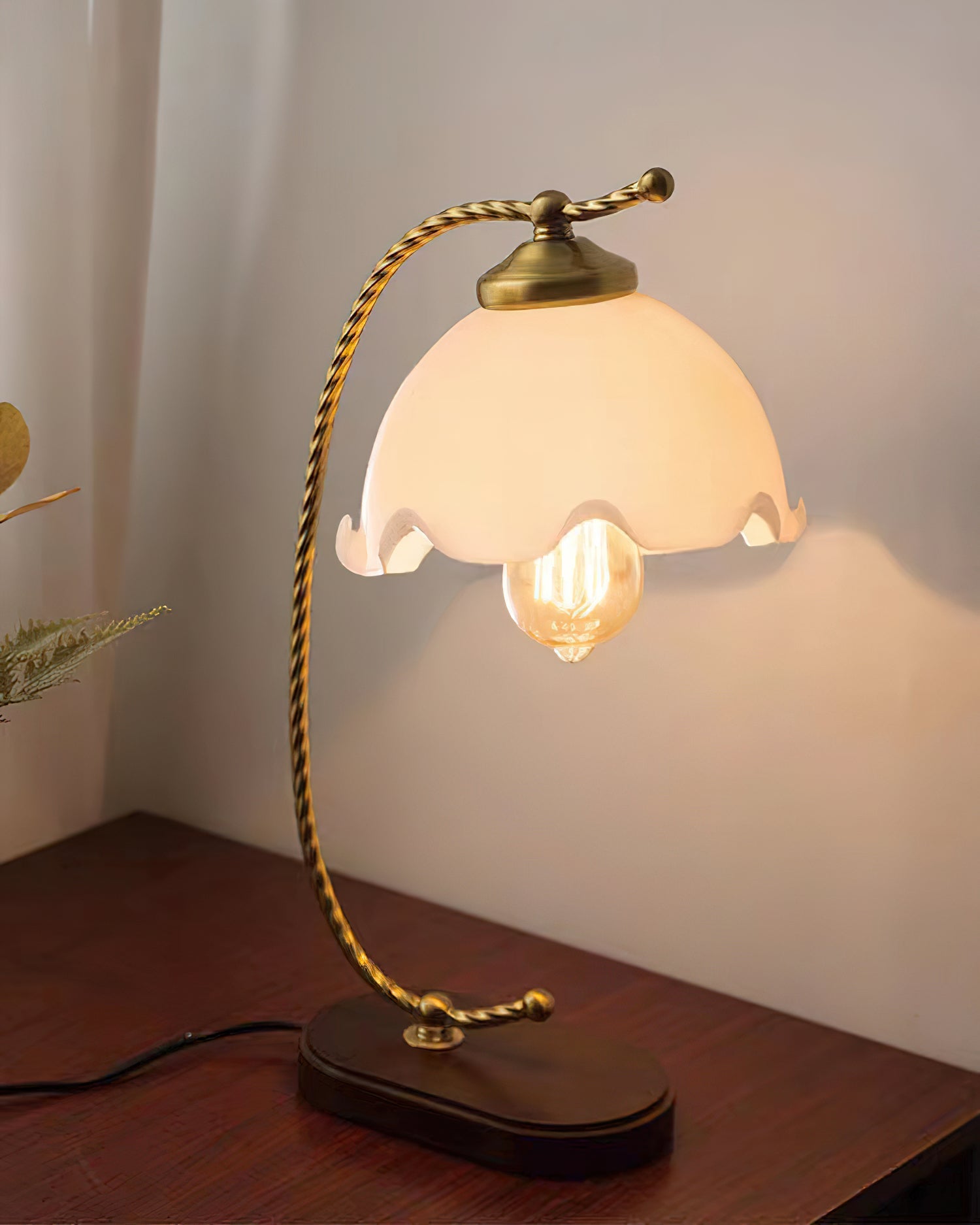 Retro Keya Table Lamp - Loonglight