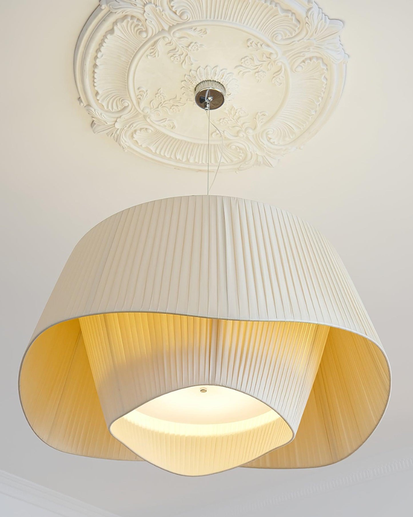 Retro Pleated Fabric Pendant Lamp