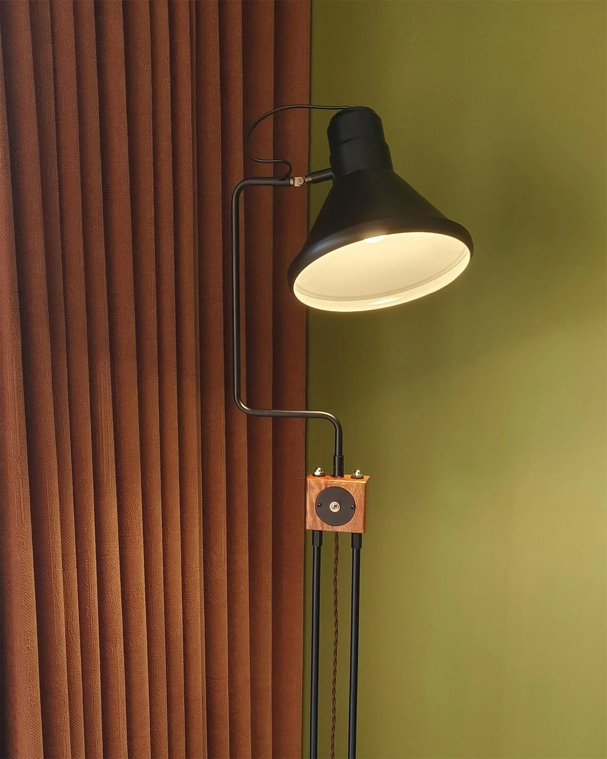 Retro Toia Floor Lamp - Loonglight