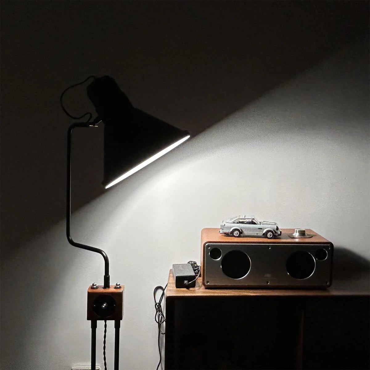 Retro Toia Floor Lamp - Loonglight