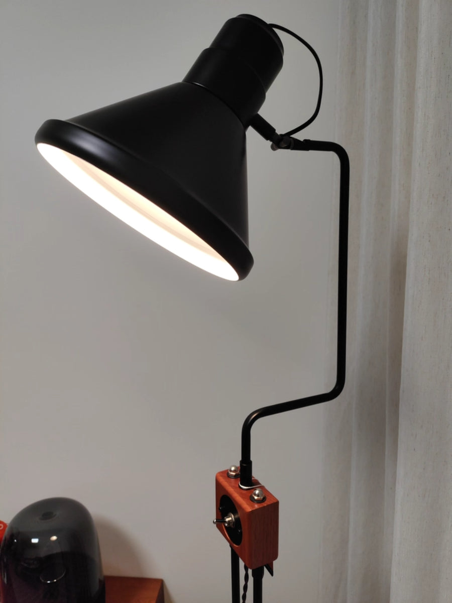 Retro Toia Floor Lamp - Loonglight