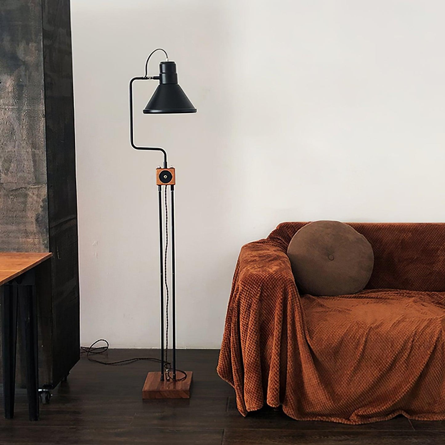Retro Toia Floor Lamp - Loonglight