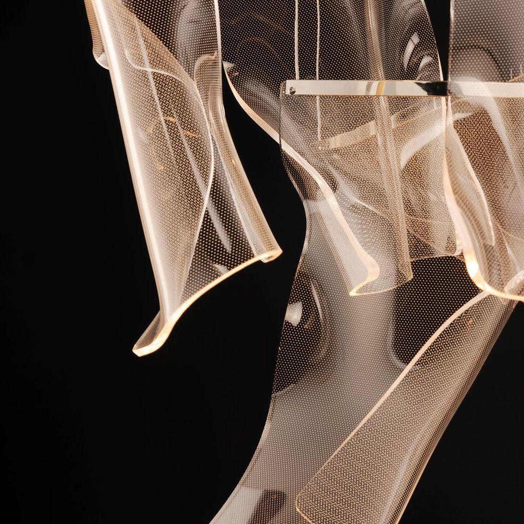 Faint Breeze Acrylic Chandelier - Loonglight