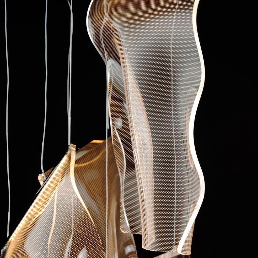 Faint Breeze Acrylic Chandelier - Loonglight