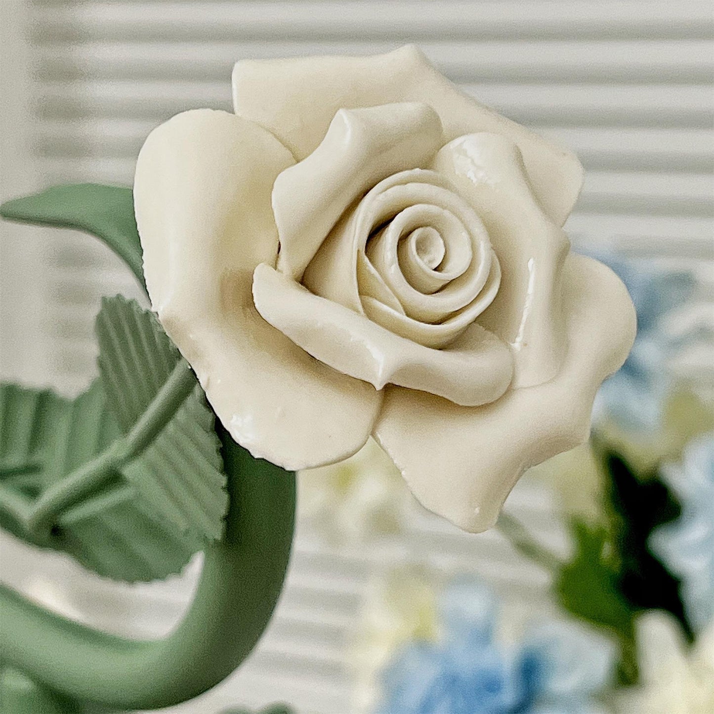 Ron Rose Flower Table Lamp - Loonglight